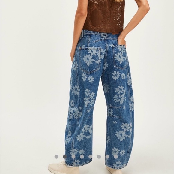 Free People We the Free Good Luck Printed Barrel Jeans - Laser Daisy - 28 🌼 - Picture 2 of 9